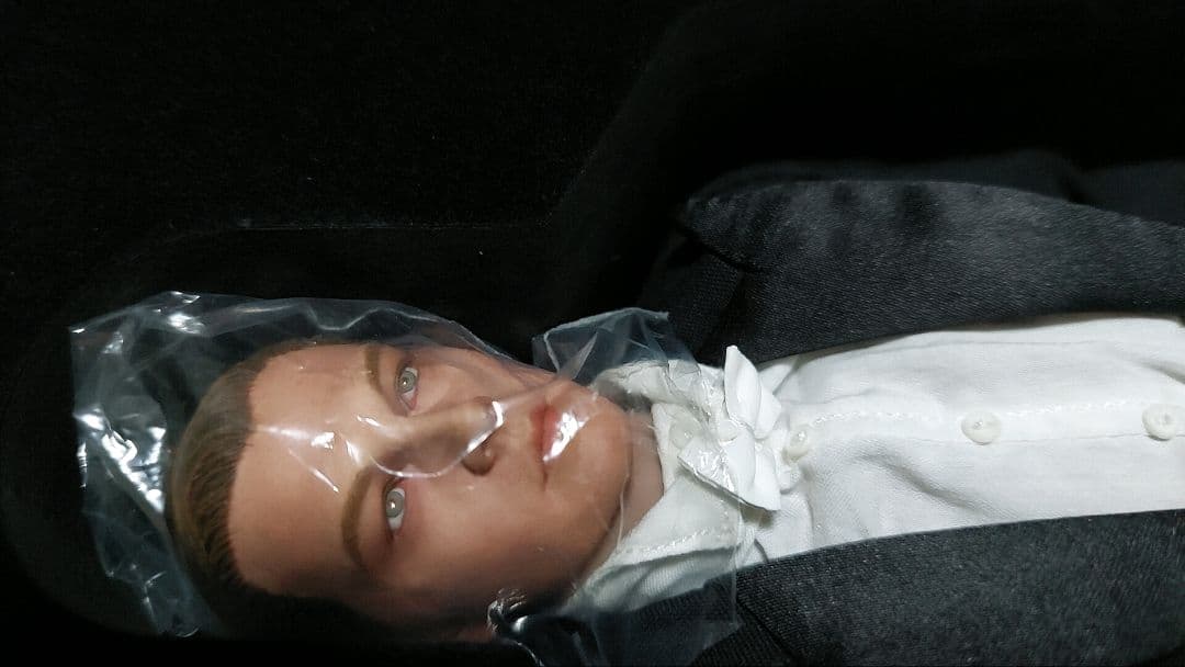 希少送料込みタイタニック ジャック・ドーソン フィギュア　1/6タキシード