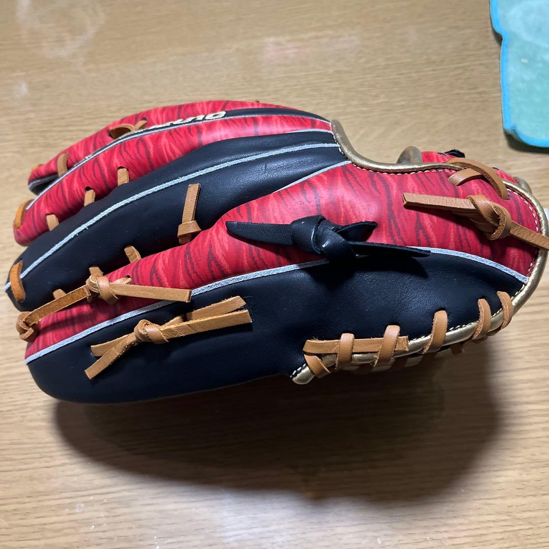Mizuno Global Elite 軟式グローブ 黒/赤