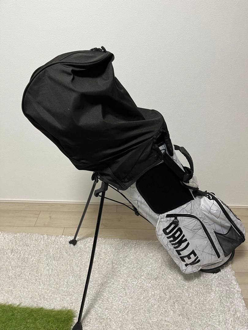 Oakley キャディバッグ スタンド式 ホワイト/ブラック