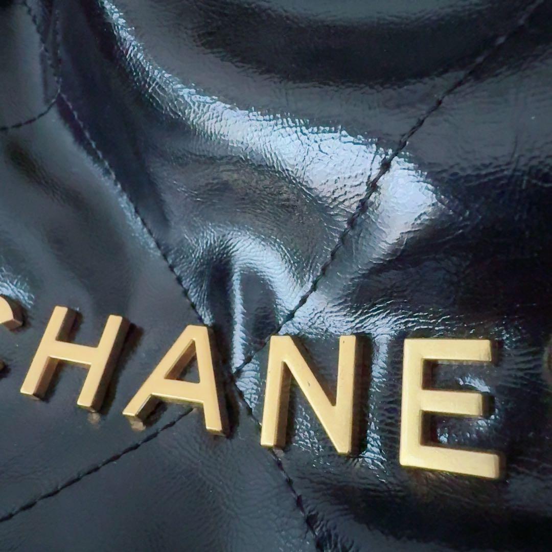 CHANEL ブラックレザー ノベルティ ショルダーバッグ 22