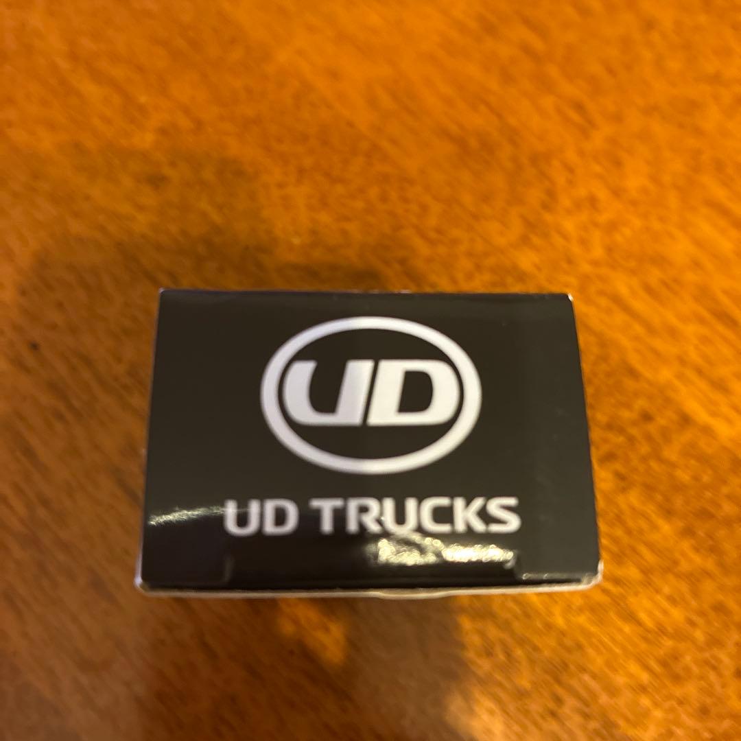 トミカ Quon 90周年記念ミニカー