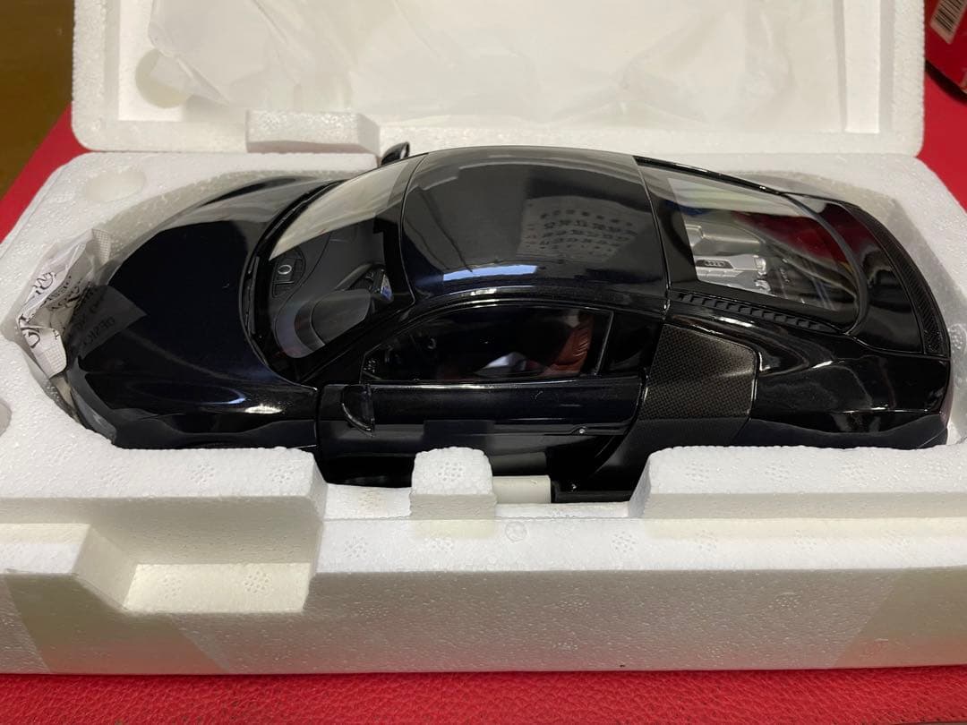 京商　Audi R8