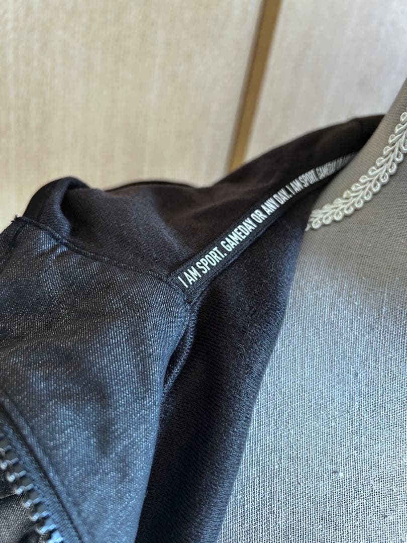 アディダスadidas WIND ROY フード付きジャケット