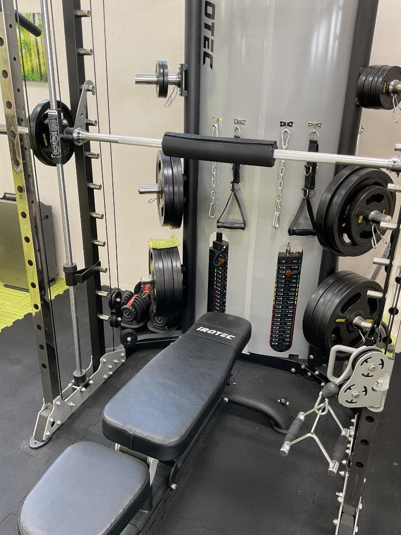 IROTEC マルチジム ベンチプレス付き