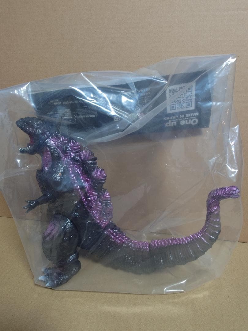 one up. シン・ゴジラ 覚醒 クリアブラック成形