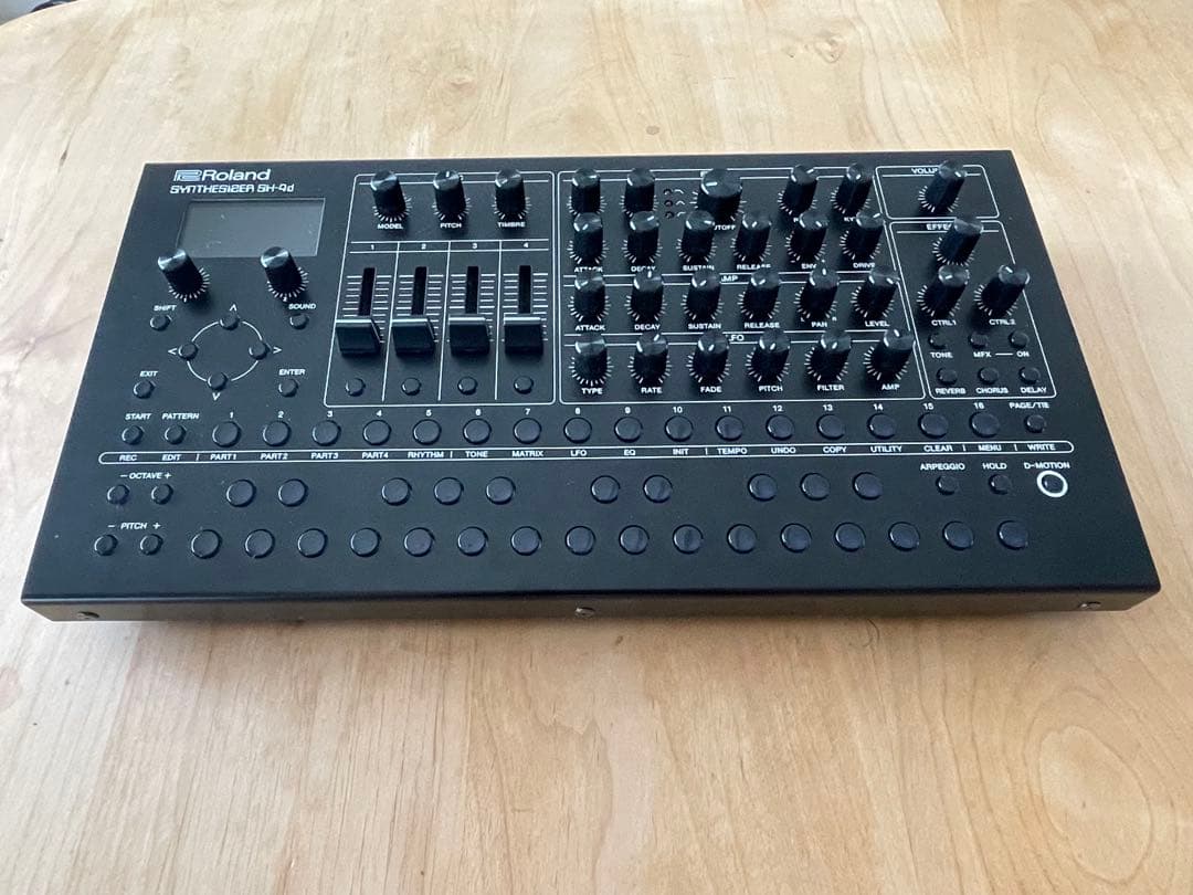 Roland シンセサイザー SH-4d (最終値下げ)