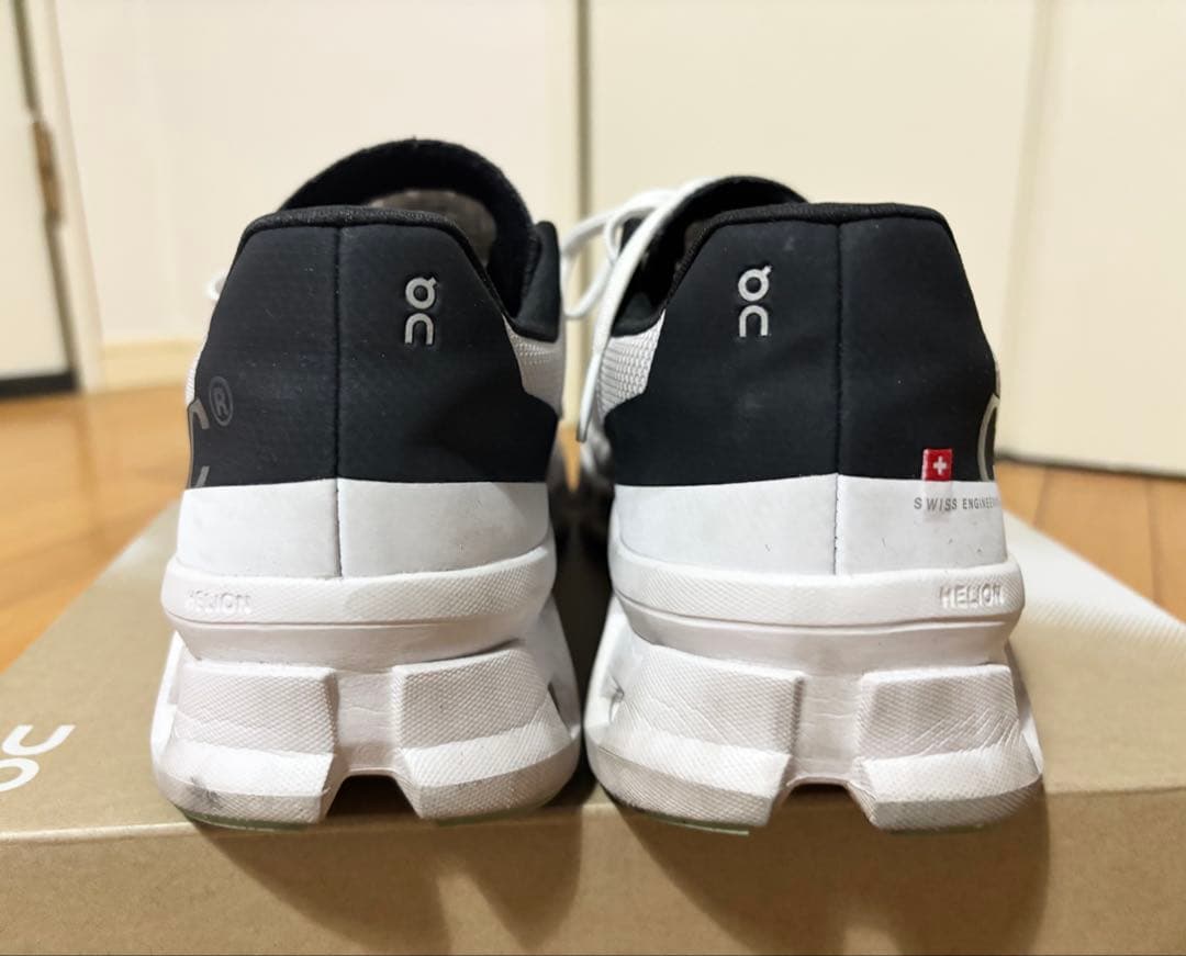 on cloud monster モンスター　ペールグレー　27.5cm