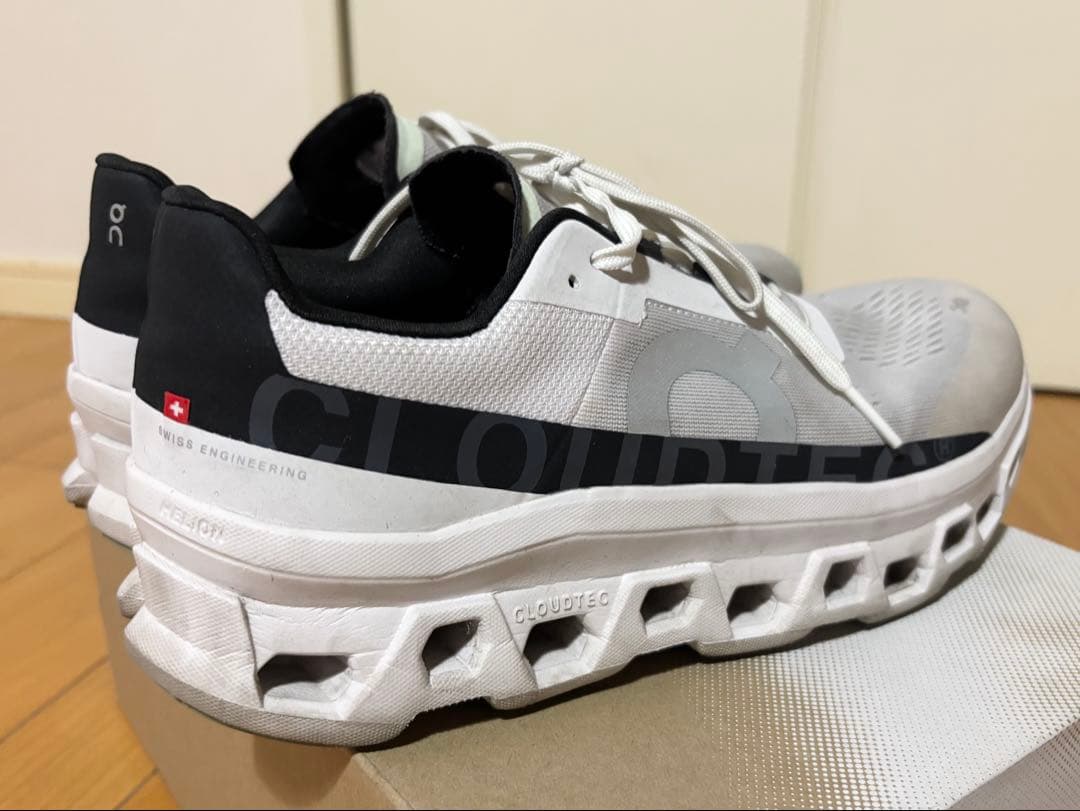 on cloud monster モンスター　ペールグレー　27.5cm