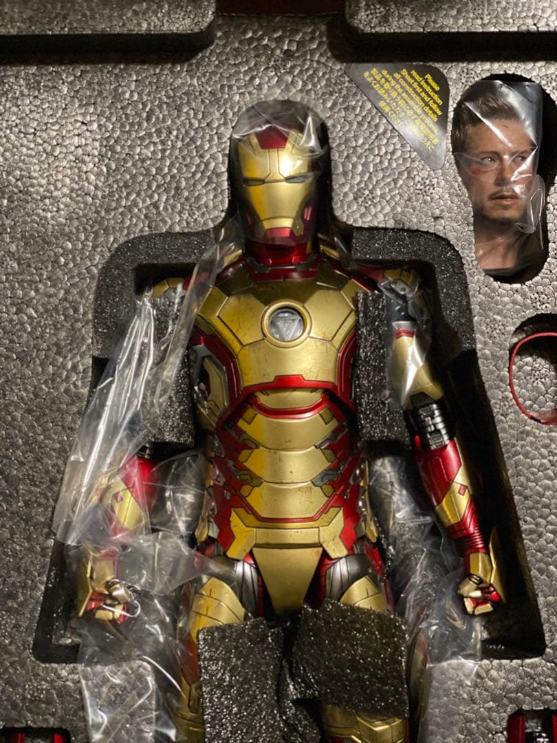 ホットトイズ ムービーマスターピース DIECAST アイアンマンマーク42