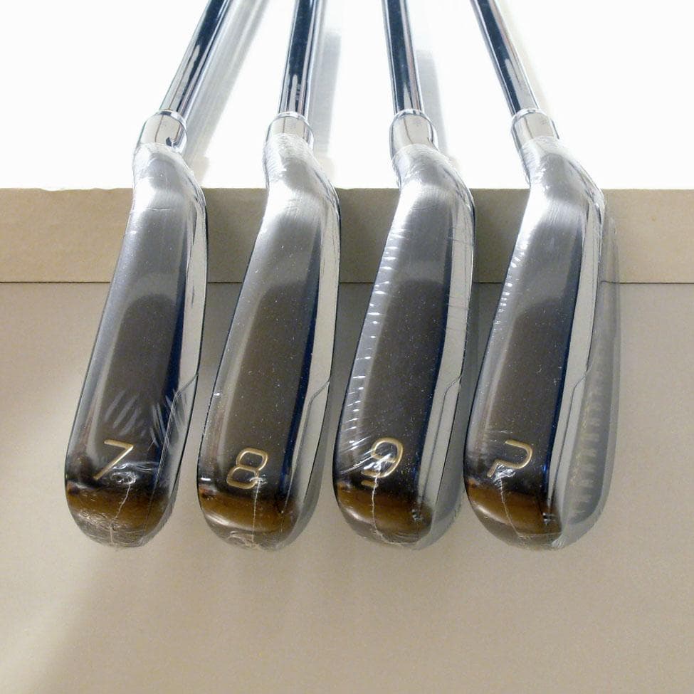 送料無料★新品マジェスティロイヤル★アイアン4本セット(7～P)★LV560★R