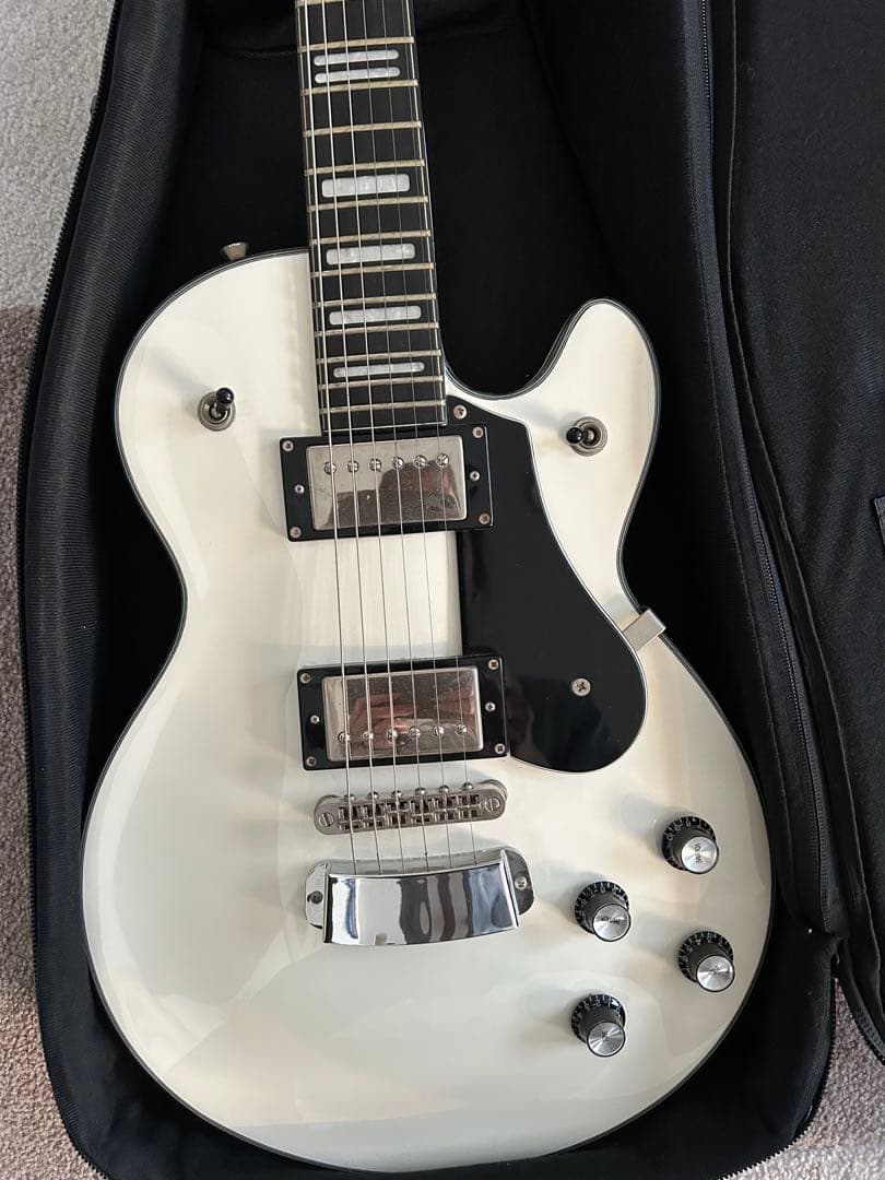 Hagstrom ホワイト エレキギター　！最終値下げです！！