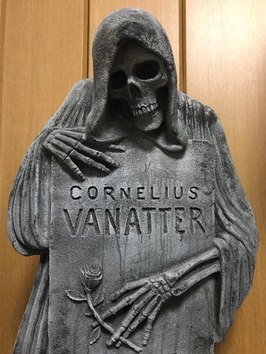 ハロウィン　コーネリアス墓石