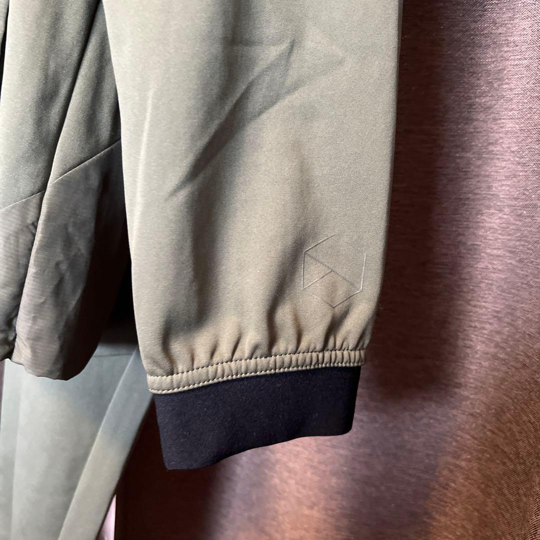 週末セール‼️オークリー　セットアップ　カーキ　保温素材