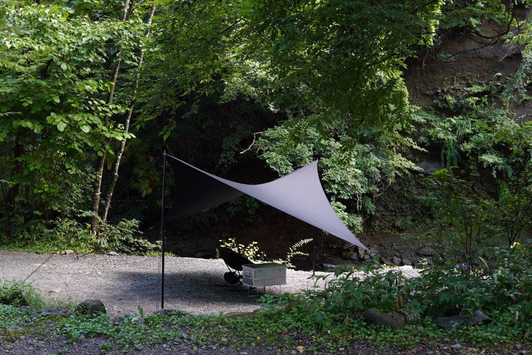 telo looks black タープ