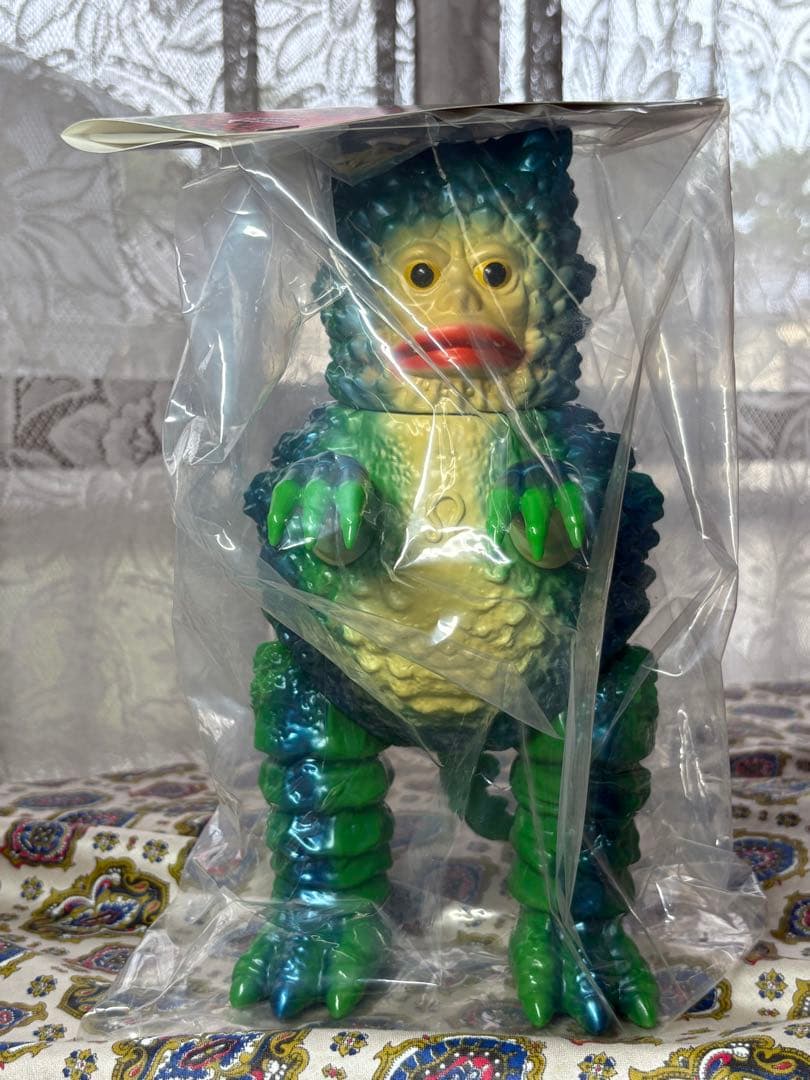 安楽安作製　メディコムトイ　ソフビ　ガラモンの逆襲（β版）