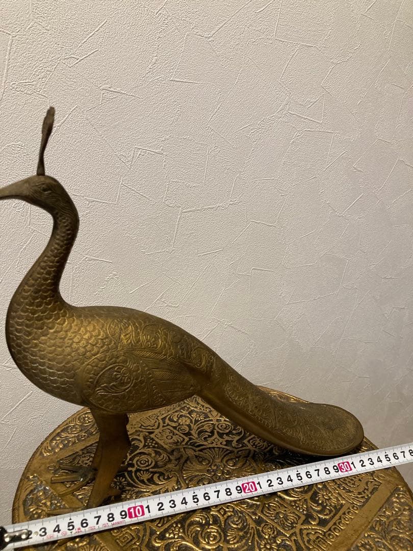 ブラス、真鍮製 孔雀の彫刻