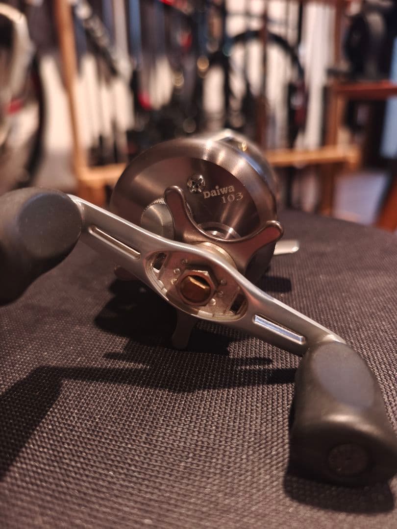 ミリオネア CV-X 103