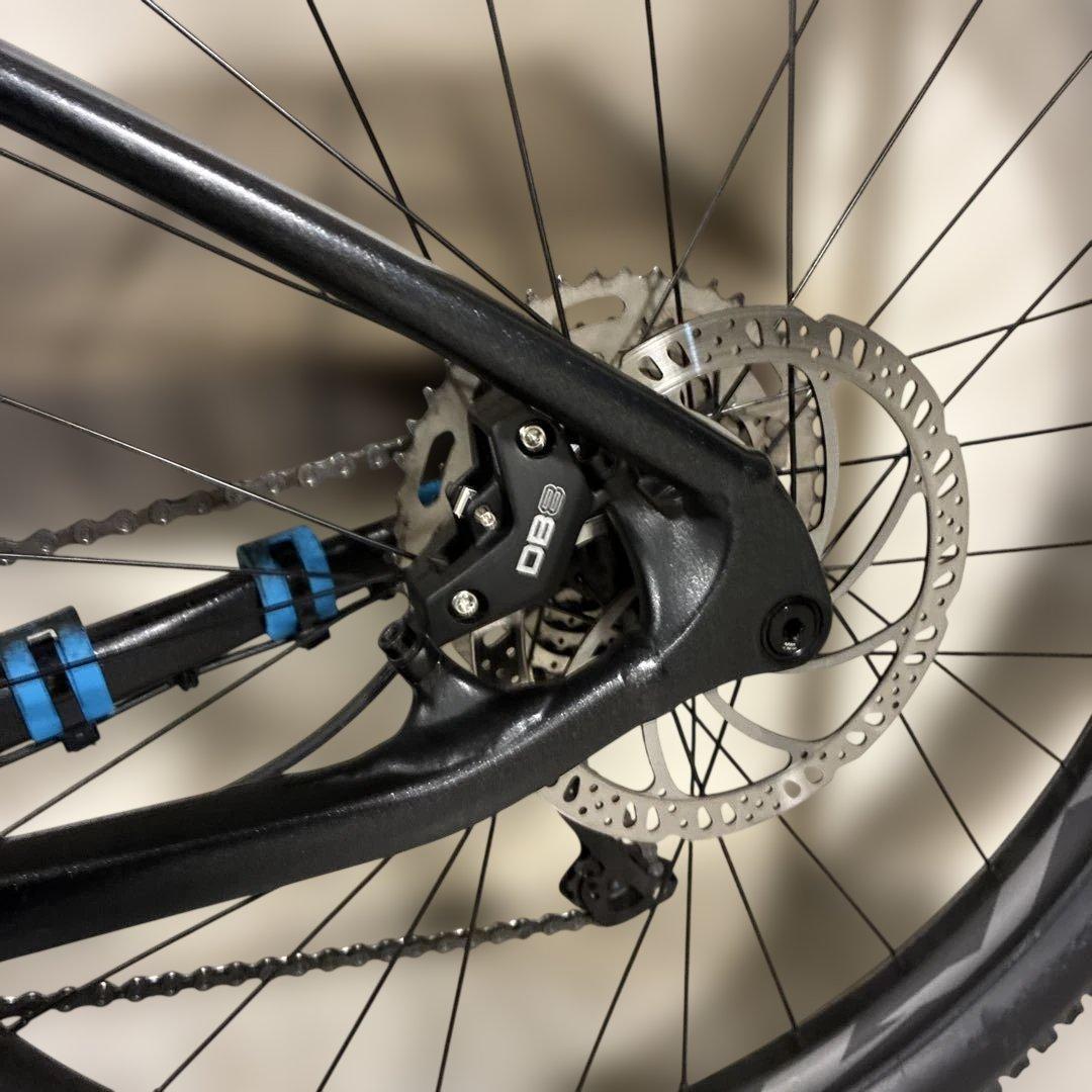 Giant Fathom2 2024年モデル サテンブラックダイヤモンド