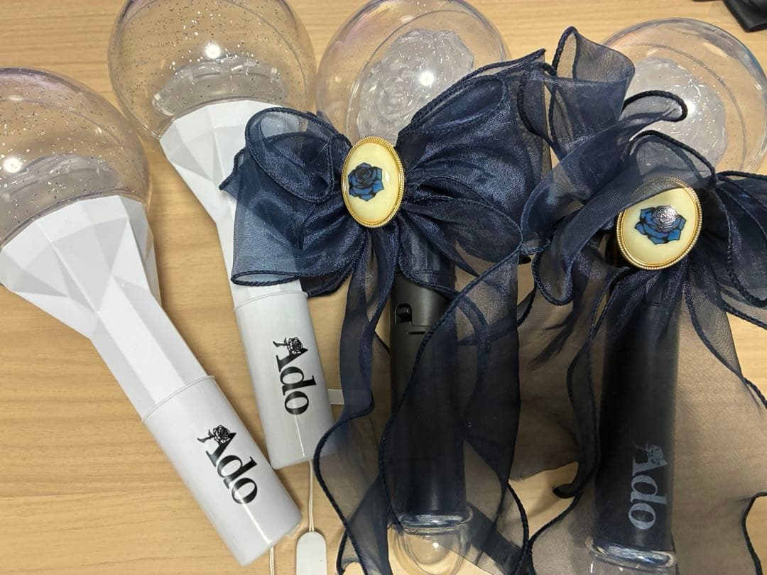 Ado 夜空を照らすペンライト　クールにキメてこっ★ペンライト