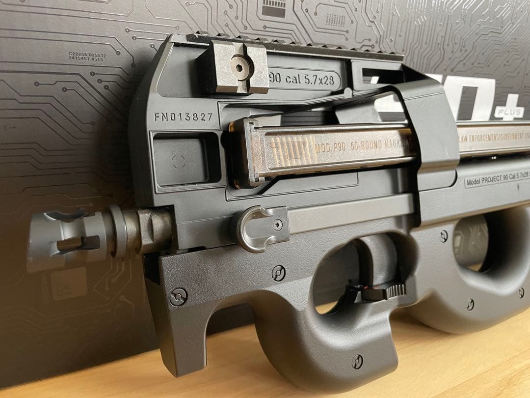 東京マルイ 電動ガン P90プラス+ 予備マガジン　プラスシリーズ FN PDW