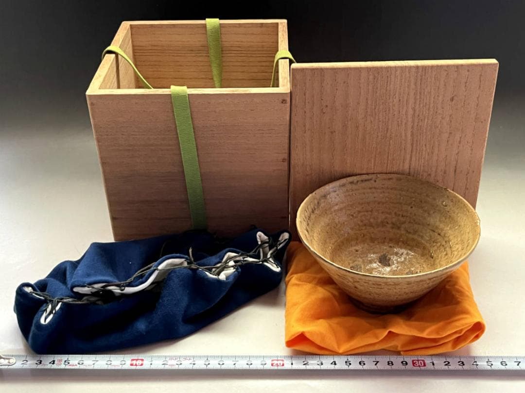 茶碗■コレクター所蔵品！古い伊羅保茶碗 時代物江戸期 仕覆付 時代物 骨董品■