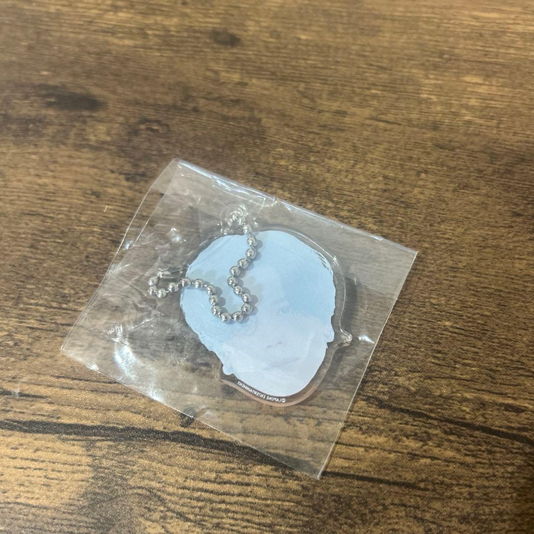 INI XQUARE カプセルトイ 藤牧京介 顔アクキー