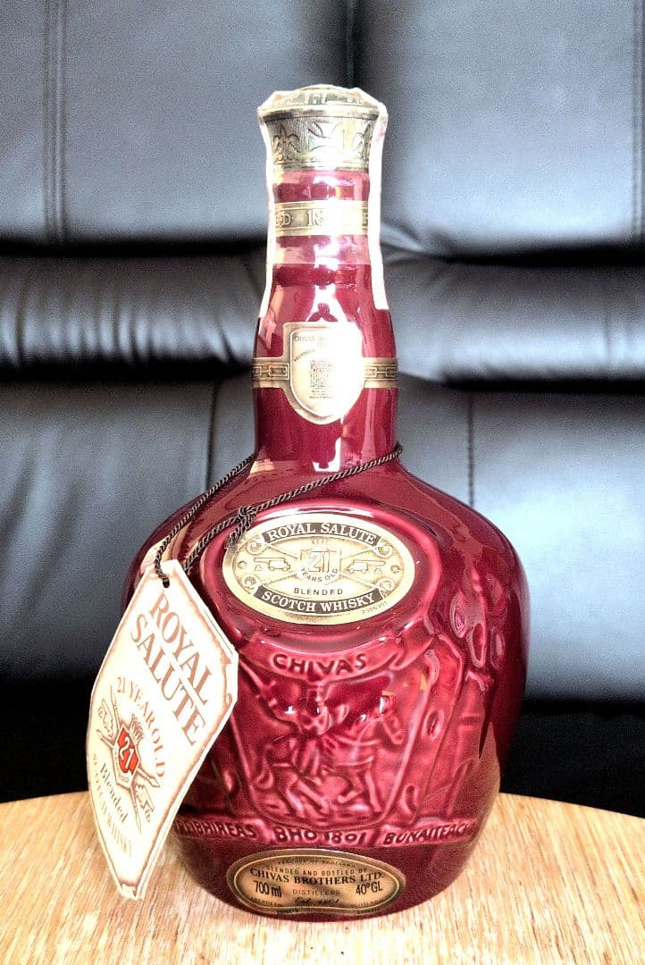  Salute 21年 ブレンデッドスコッチウイスキー　赤陶器ボトル