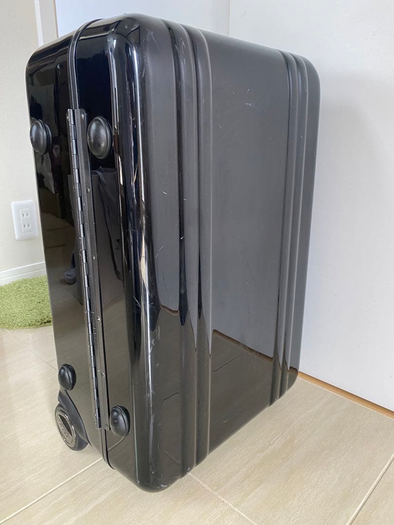 ゼロハリバートン スーツケース 機内持ち込み