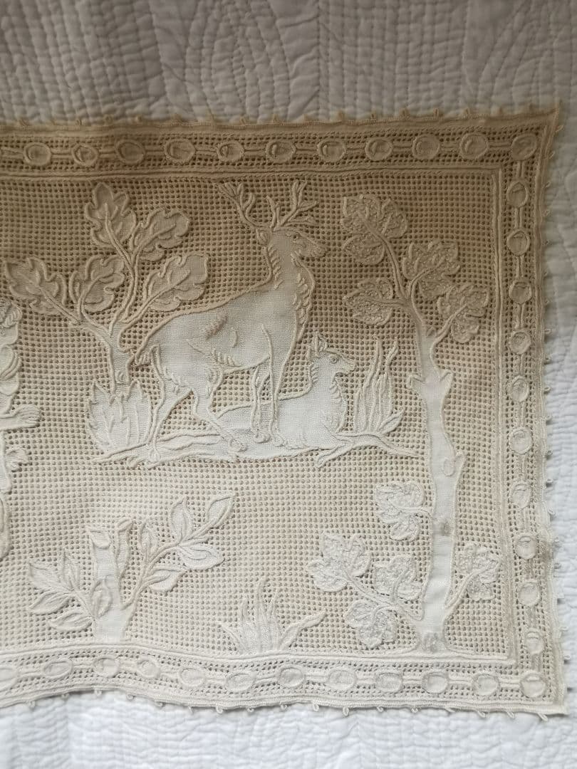 アンティークイタリア ブラットレース刺繍マット 森林の女神と鹿 狩りの神話 古典