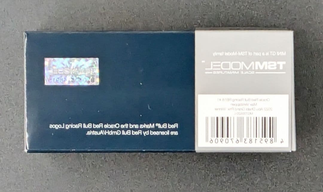 ミニカー MINI GT Oracle Red Bull Racing RB18 #1