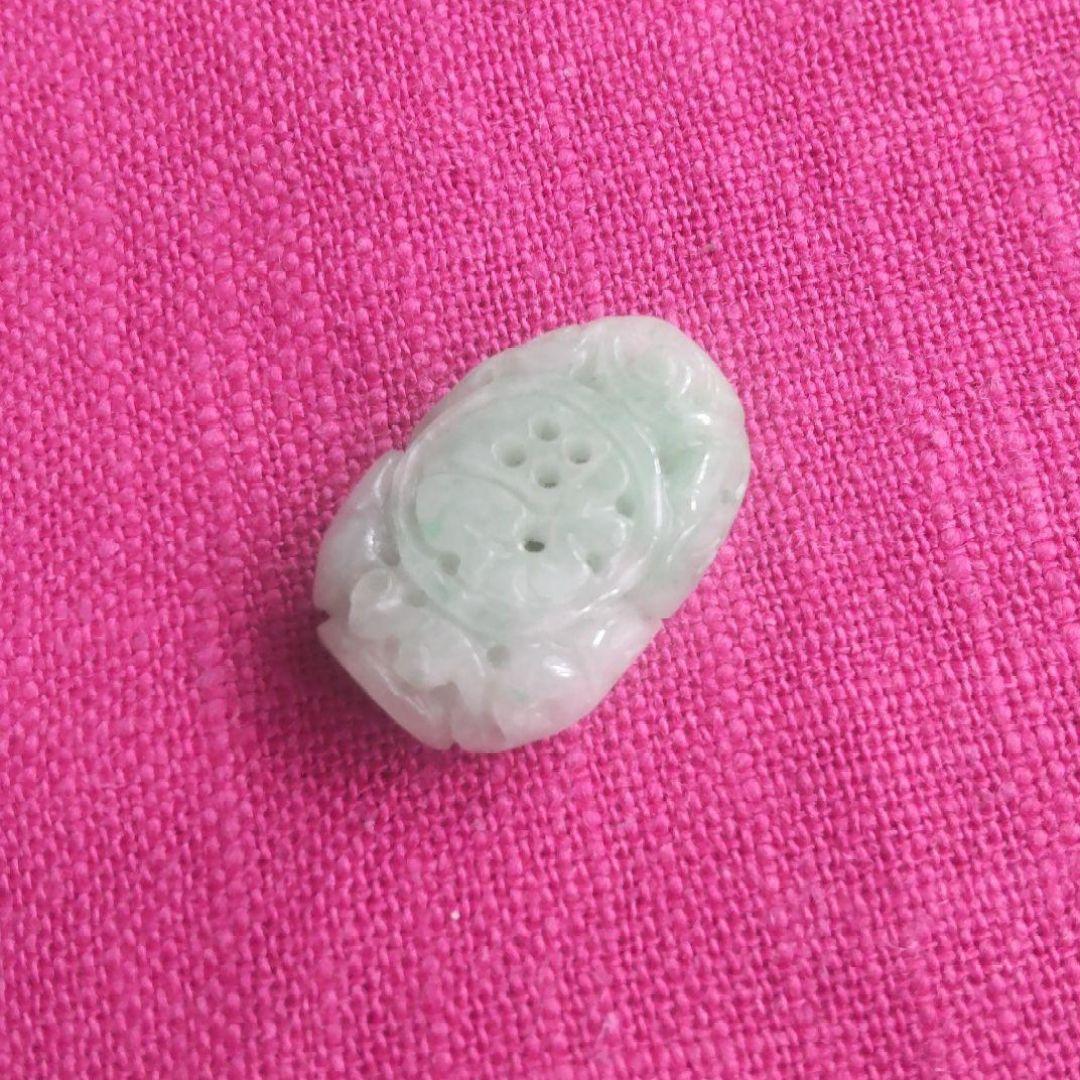 82R112ひすい 翡翠 アクセサリー 根付 ペンダントイヤリング