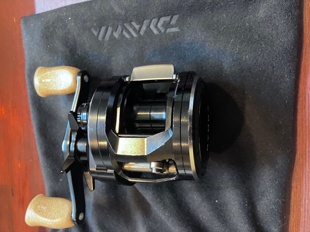 しゅぺ　Daiwa RYOGA 1016H RCSコルクノブ付　箱無