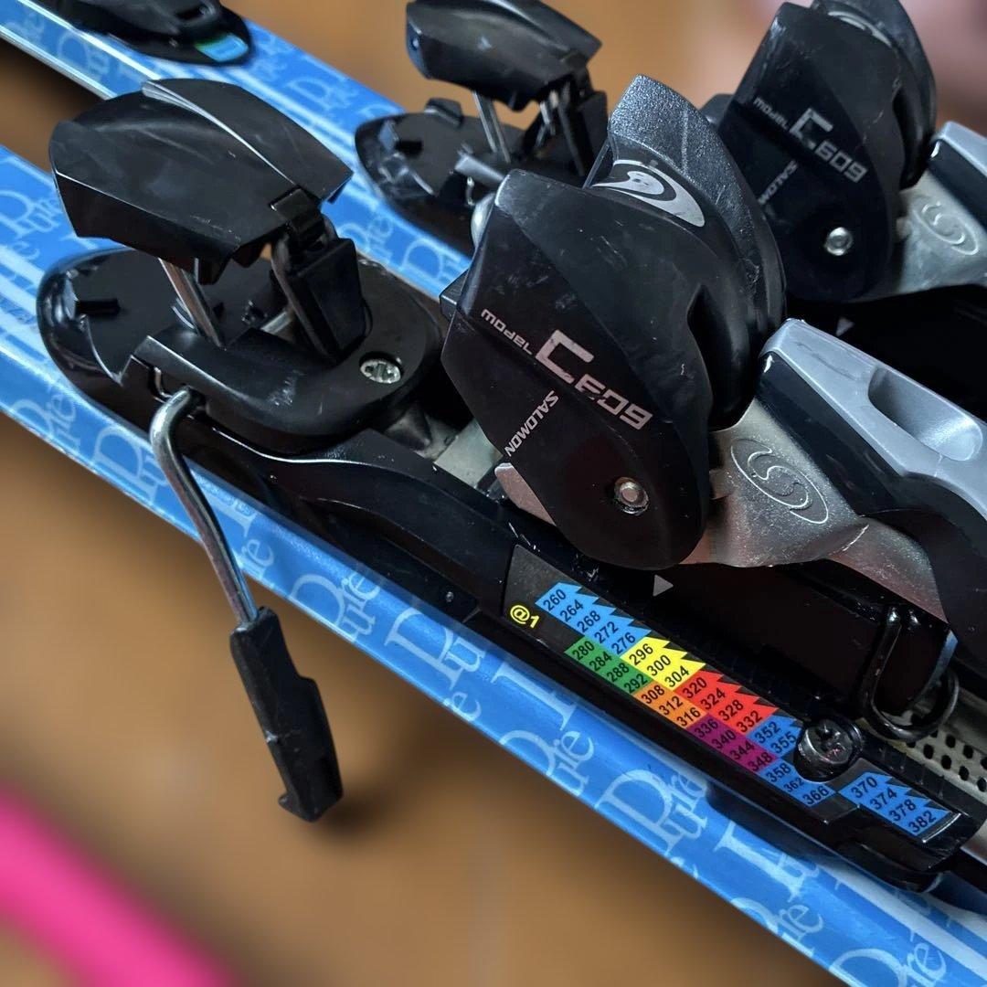 レディース　スキー板とストックセット