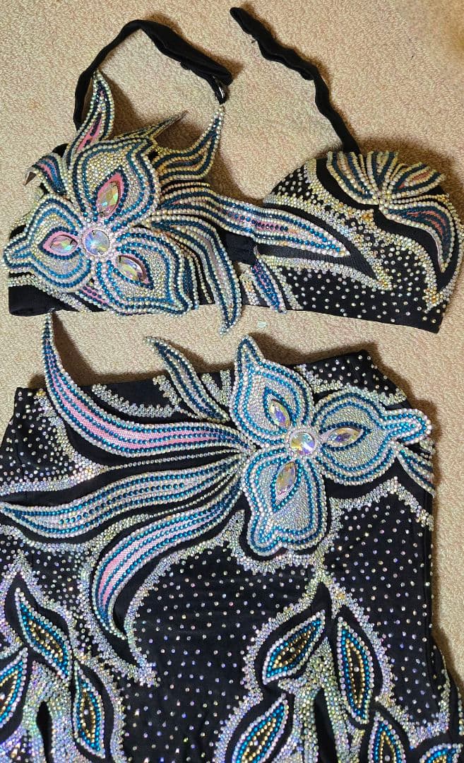 ベリーダンス衣装 花模様 黒