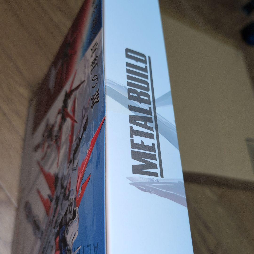 未開封　メタルビルド　レッドフレーム　フライトユニット　ライトニングストライカー