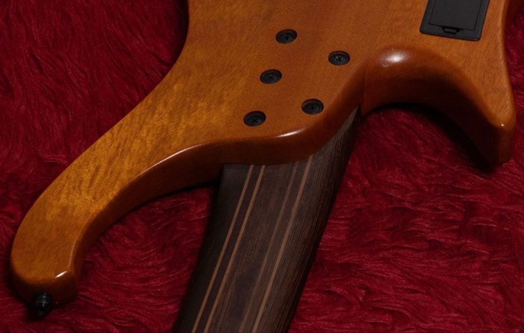 ベース Ibanez EHB1135MS