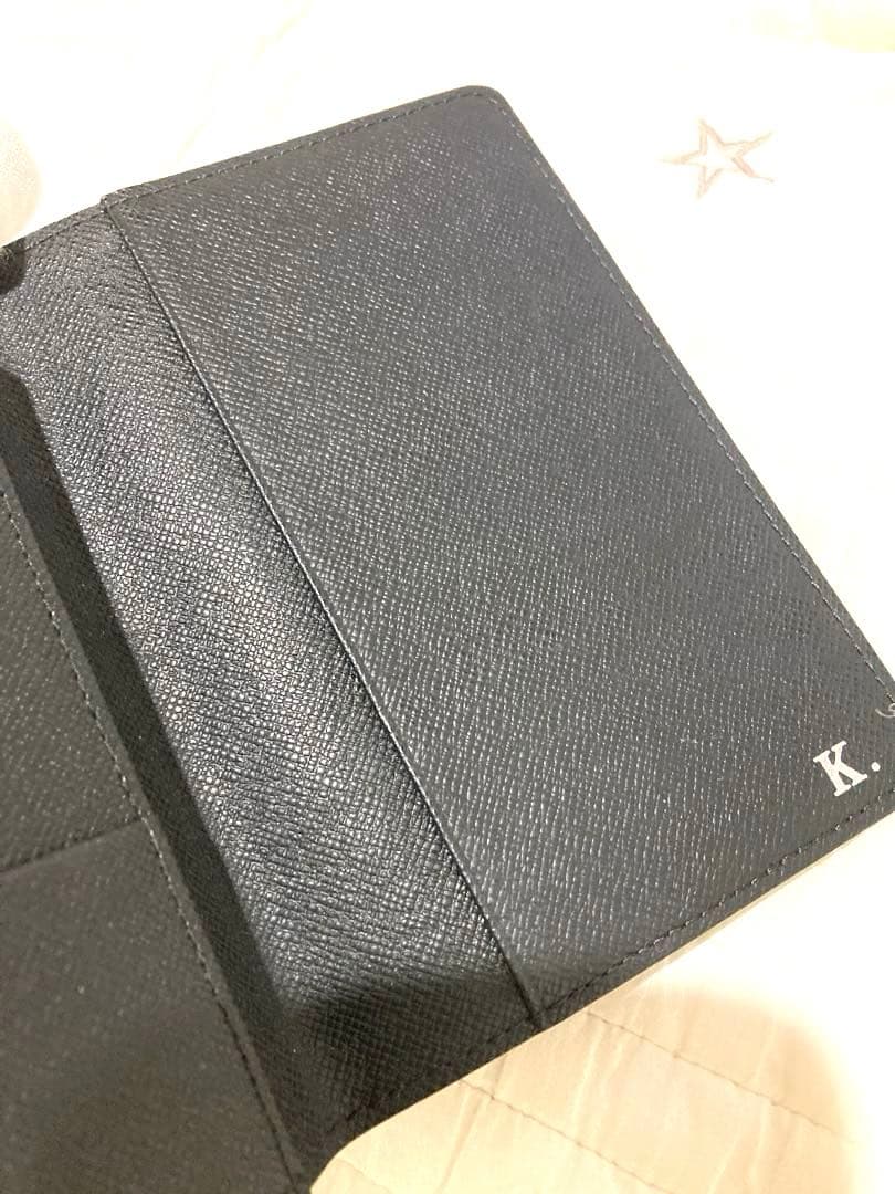 パスポートカバー LOUIS VUITTON ダミエグラフィット イニシャル入り