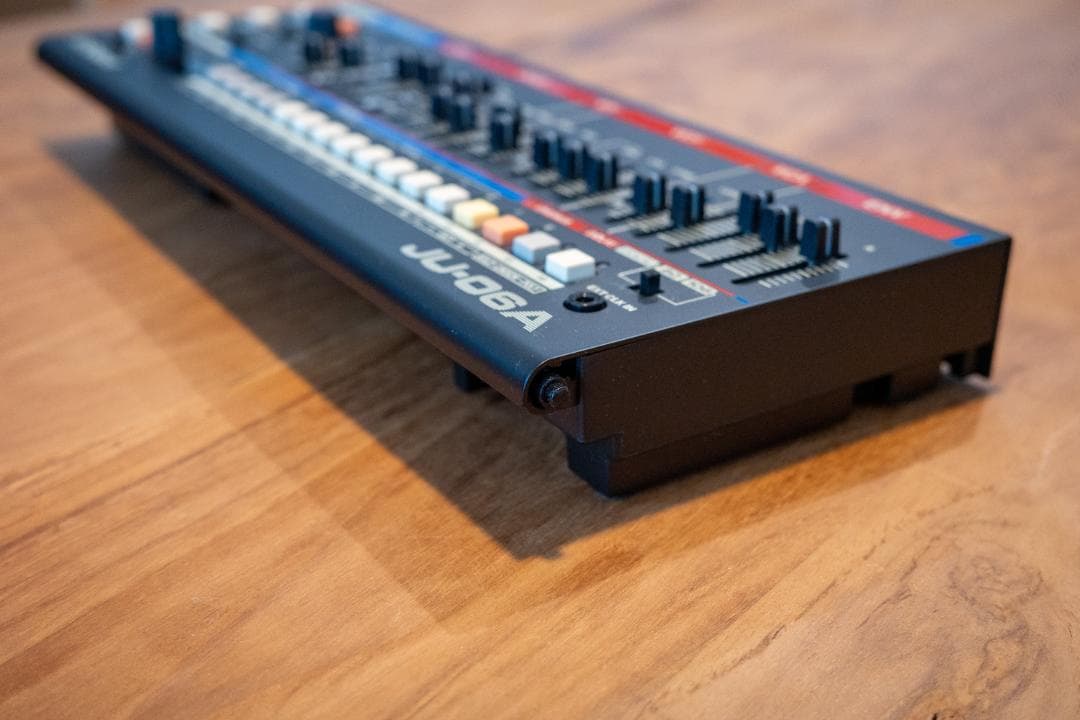 Roland JU-06A シンセサイザー Juno 106 60 ローランド