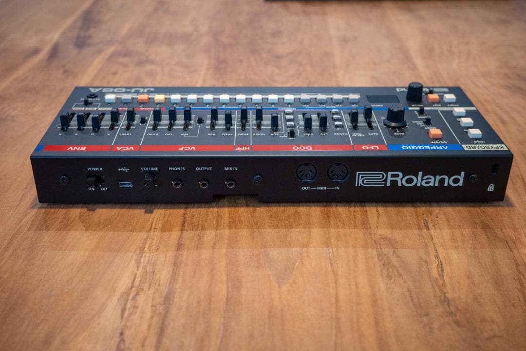 Roland JU-06A シンセサイザー Juno 106 60 ローランド