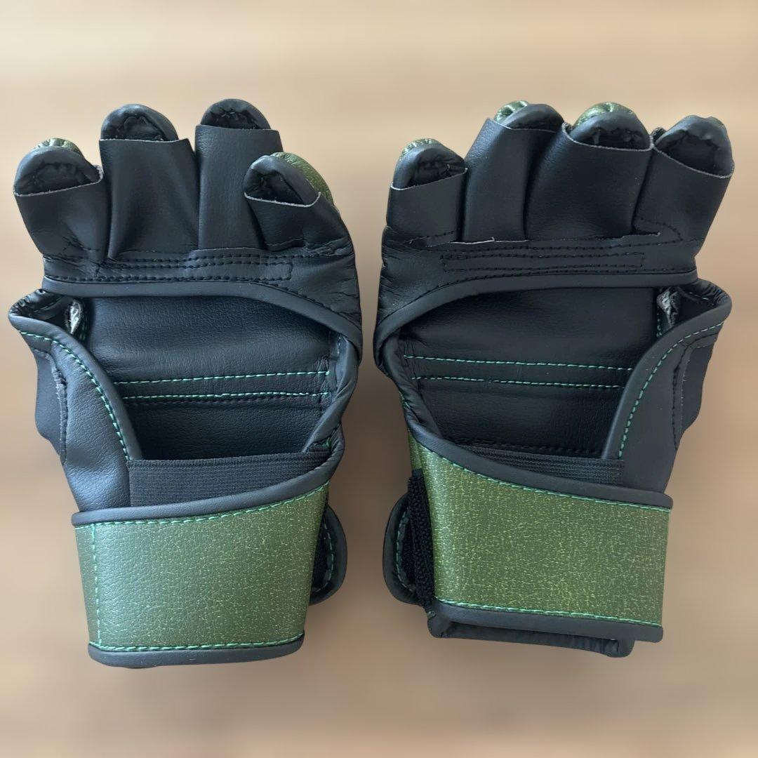 《新品未使用》ISAMI RIZIN オープンフィンガー・パンチング　グローブ