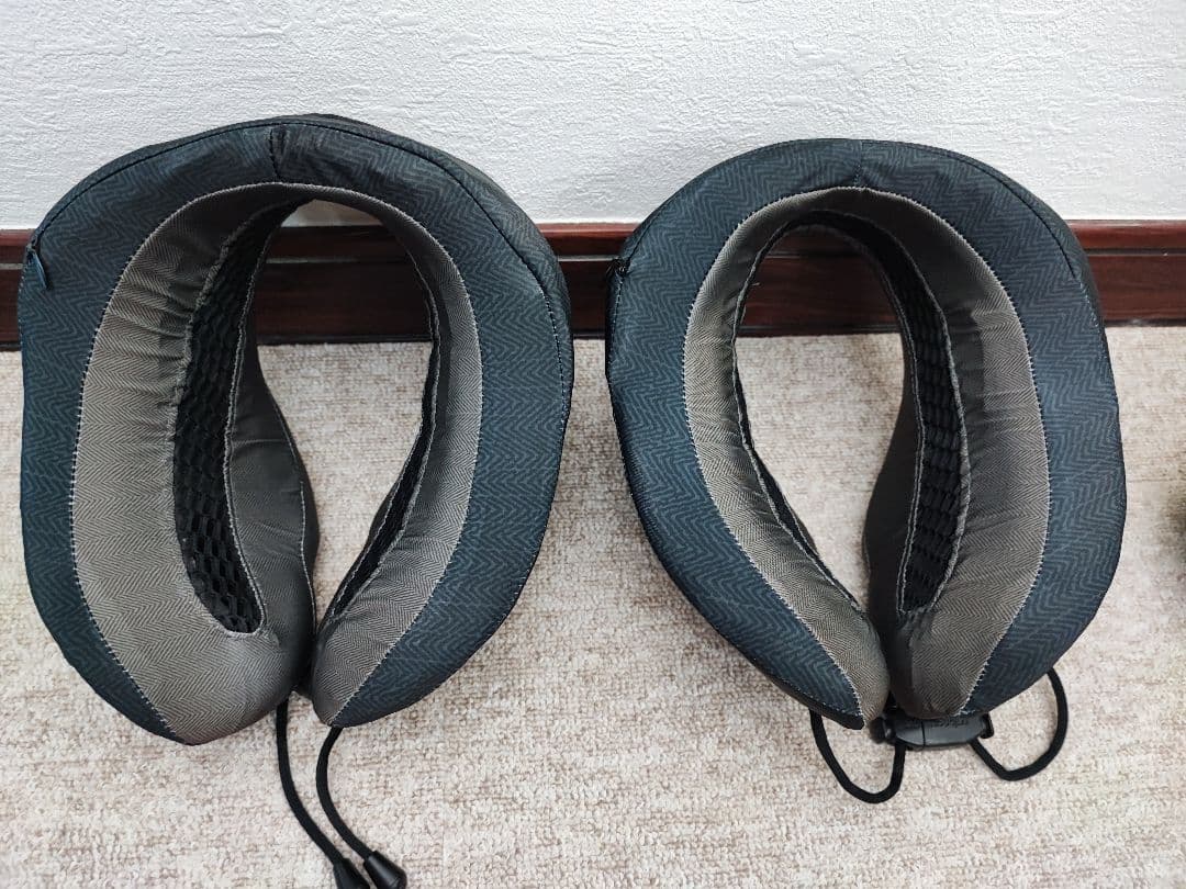 Cabeau Evolution Cool Travel Pillow　2点
