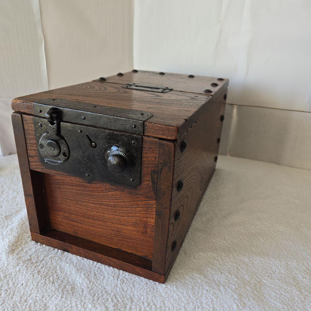 銭箱　鍵付　銭函　千両箱　古民具　古道具　箪笥　時代箪笥　太鼓鋲　大正浪漫