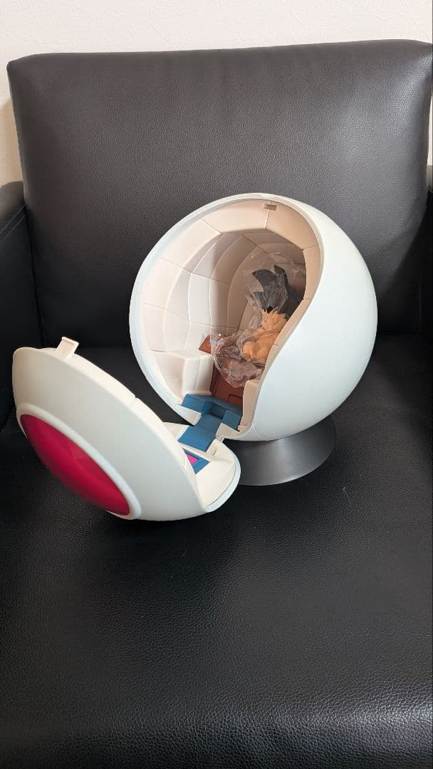 ドラゴンボール 丸型宇宙船、悟空＆神龍　 フィギュアセット