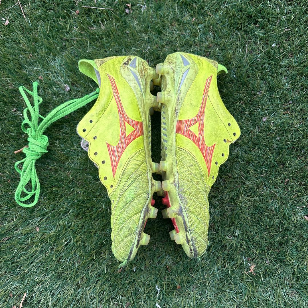 Mizuno モレリアネオ4 黄色