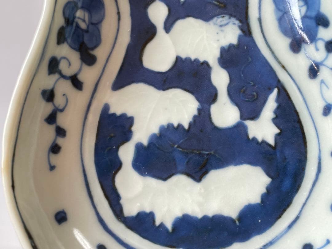 骨董　アンティーク　染付　青花　瓢形小皿　陽刻瓢文様　変形皿　道光年製銘