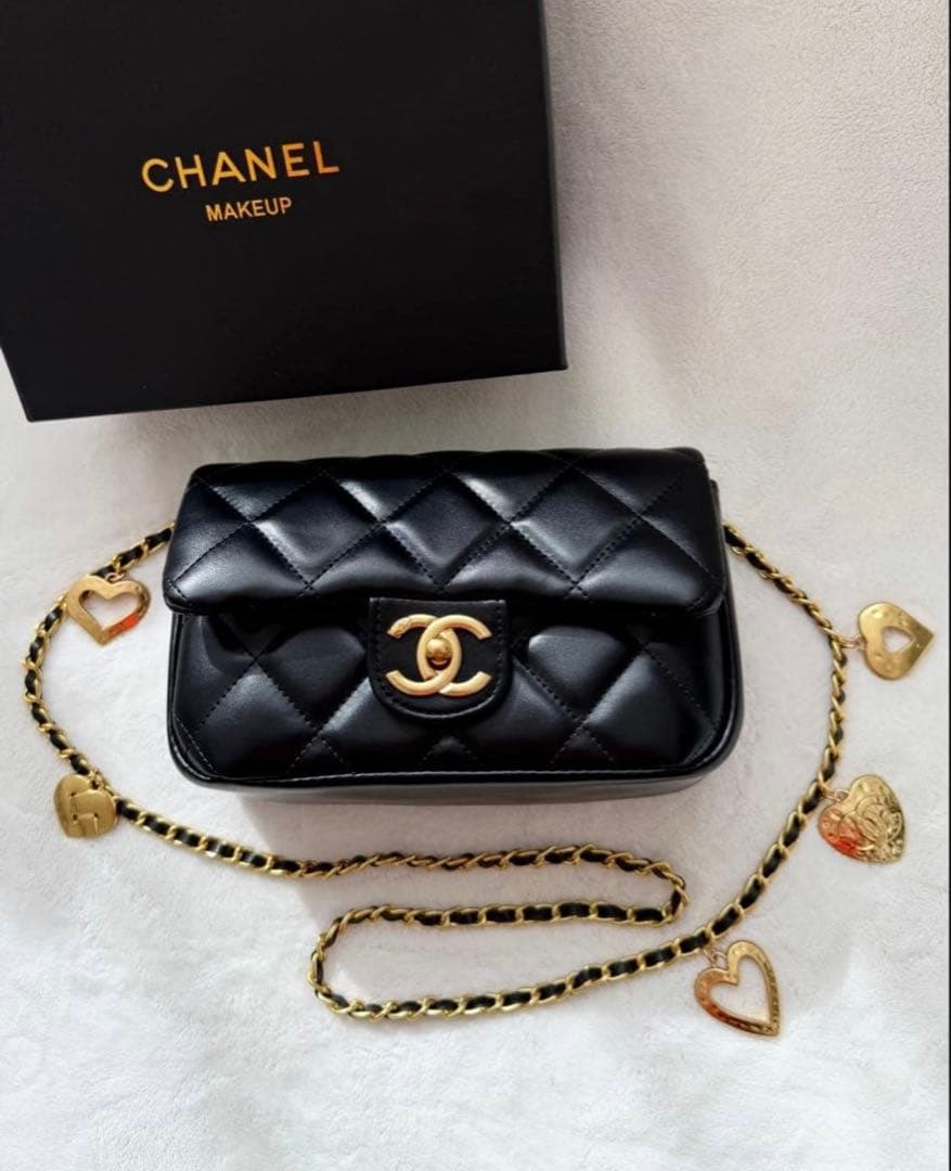 CHANEL ショルダーバッグ　ハート　チェーン　ノベルティ