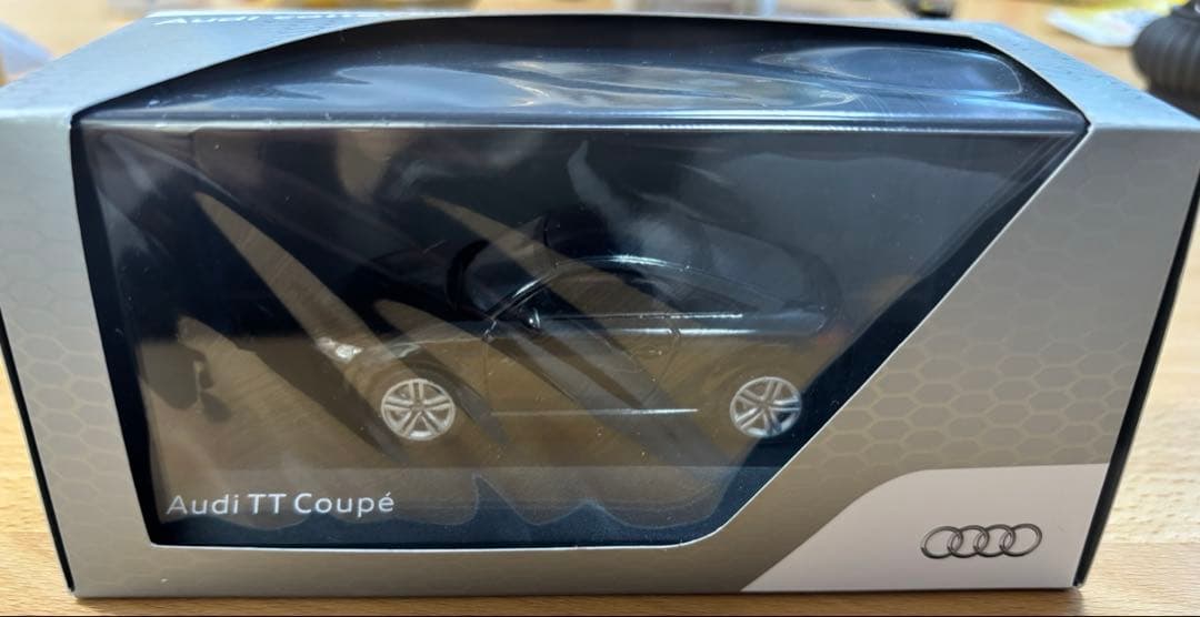 Audi TT Coupé 1/43 スケールモデル
