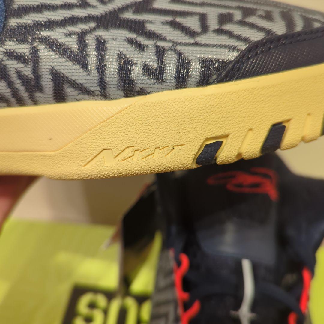 ナイキ レブロン ネクスト ジェン ジーニサス EP