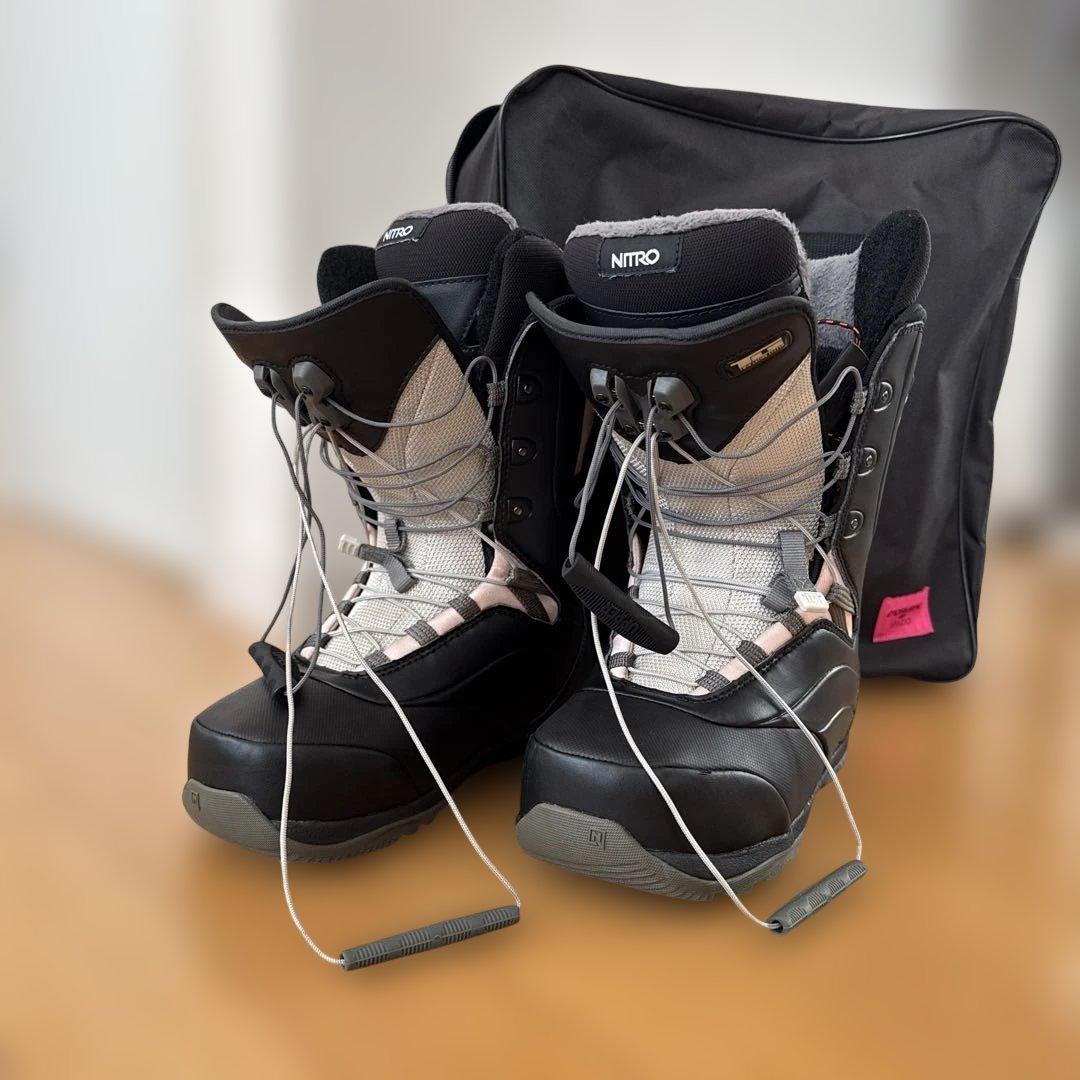 NITRO スノーボードブーツ 収納バッグ付き　24.5cm