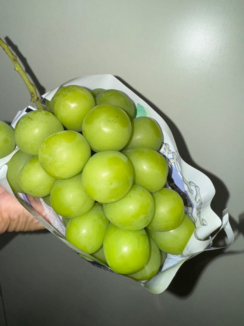 山梨県産ぶどう⭐️シャインマスカット⭐️9房入り箱込み約5.6キロ